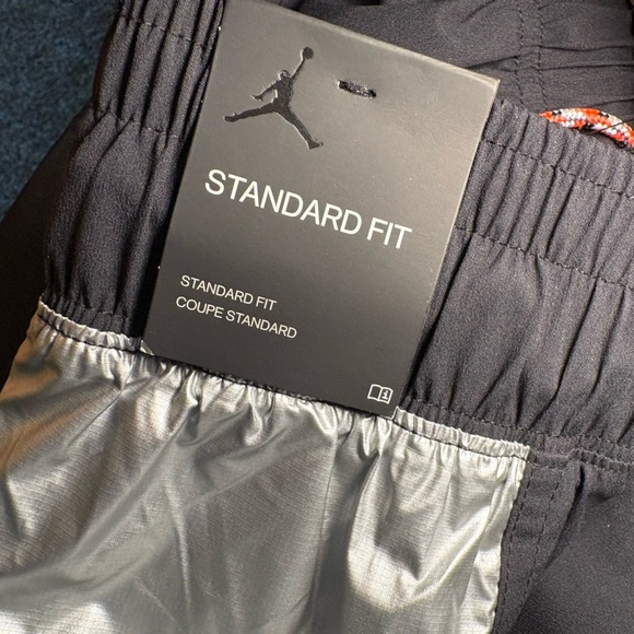 Air Jordan Winter Utility Womens Pants Size S Joggers Black Silver NWT - Picture 8 of 15